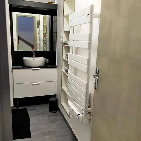 En Duplex Au 3ieme Etage Sans Ascenseur Apartment Hyeres