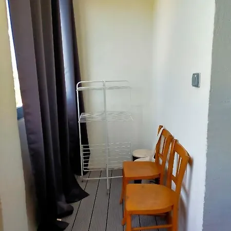 En Duplex Au 3ieme Etage Sans Ascenseur * Hyeres